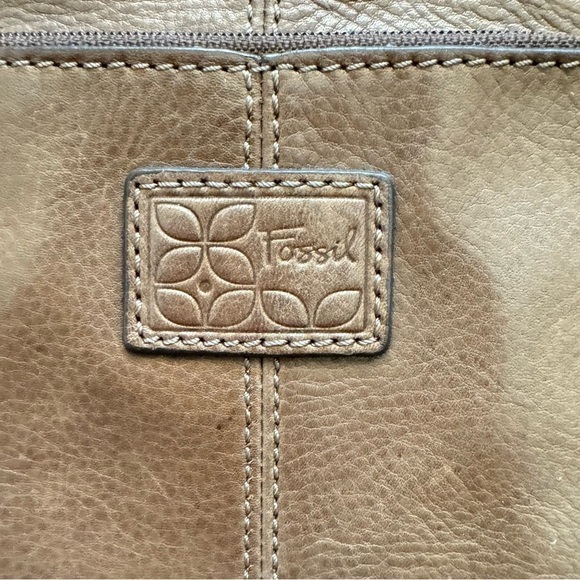 Fossil Y2K Brown Leather Crossbody Bag - Picture 5 of 15
